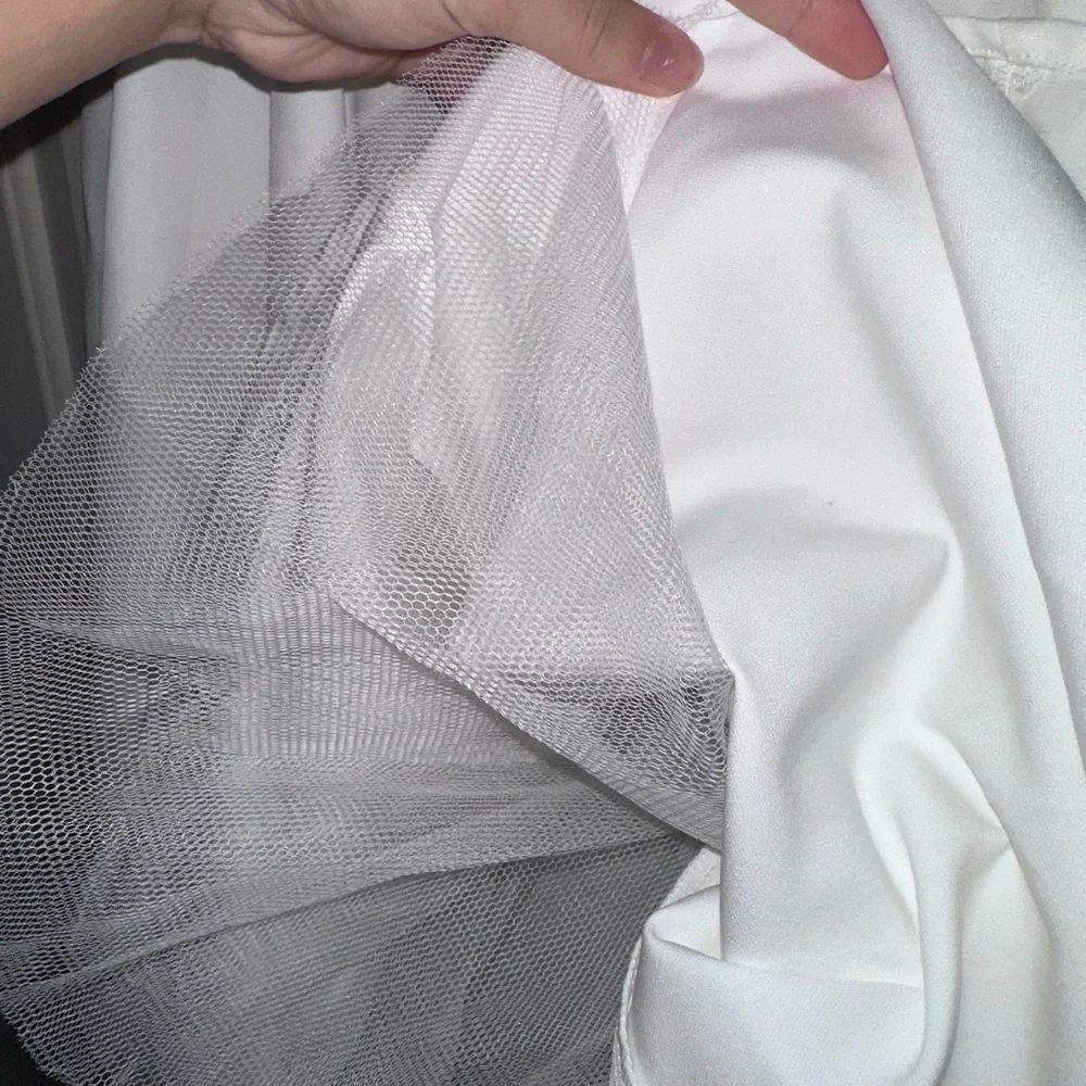 Elegant White Maxi Dress - Picture 5 of 7